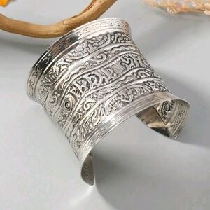 Silvertone Vintage‎ inspired Patterned Cuff Bangle  With Ancient Script Decor